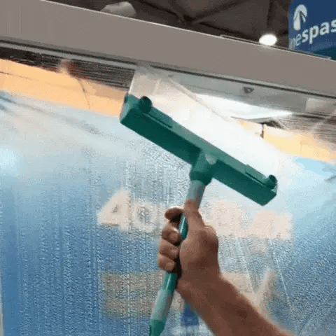 🧼Say goodbye to a blurry world and embrace a clear life! Introducing this magical squeegee that makes windows "invisible" instantly. Your bright life starts now!