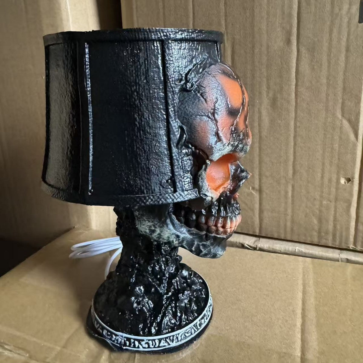 Mortis™ – Molten Skull Lava Lamp